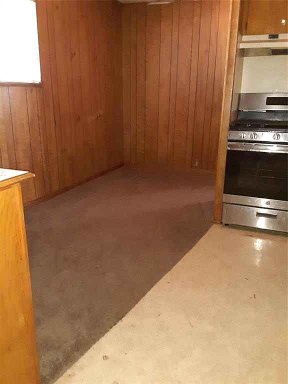 901 N Lee Street Property Photo 10