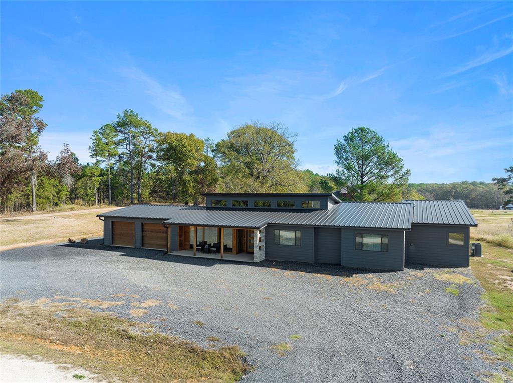 18 Hickory Springs Trail Property Photo 3