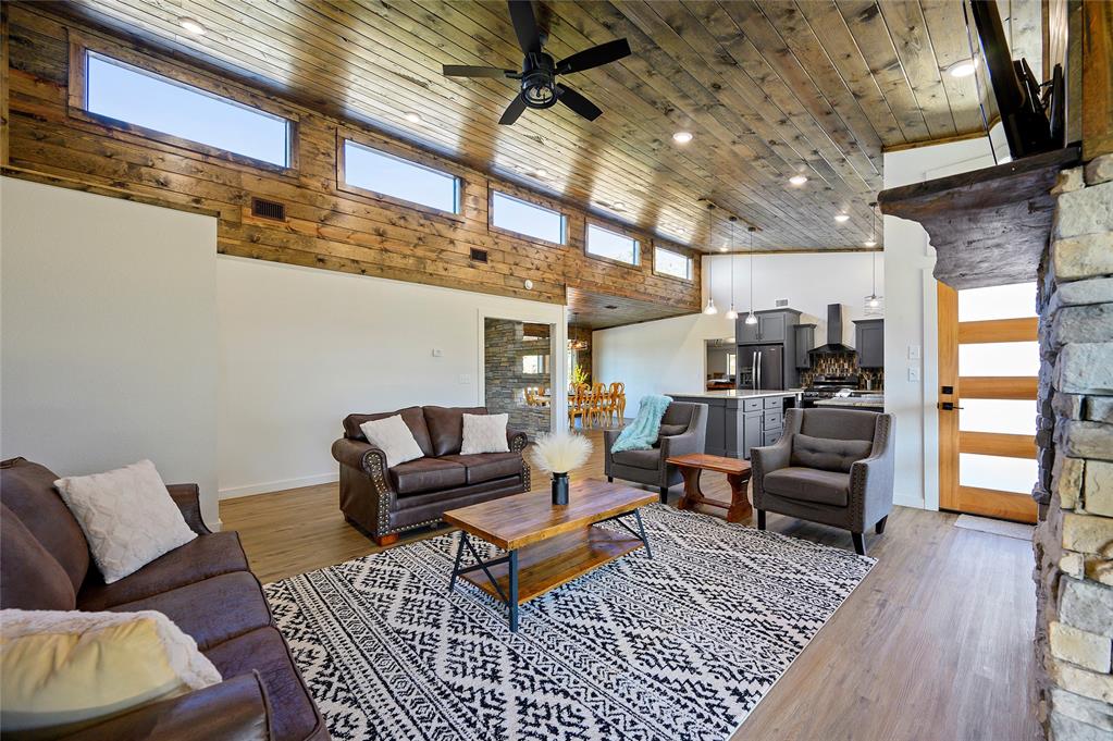 18 Hickory Springs Trail Property Photo 15