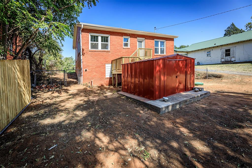 436 W Lincoln Street Property Photo 7