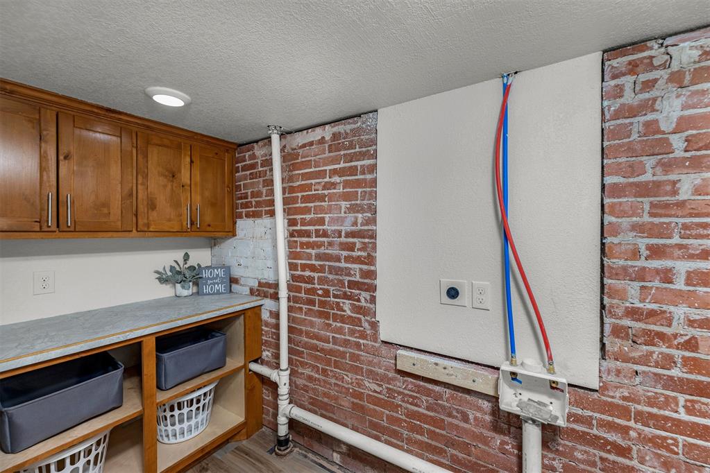 436 W Lincoln Street Property Photo 38