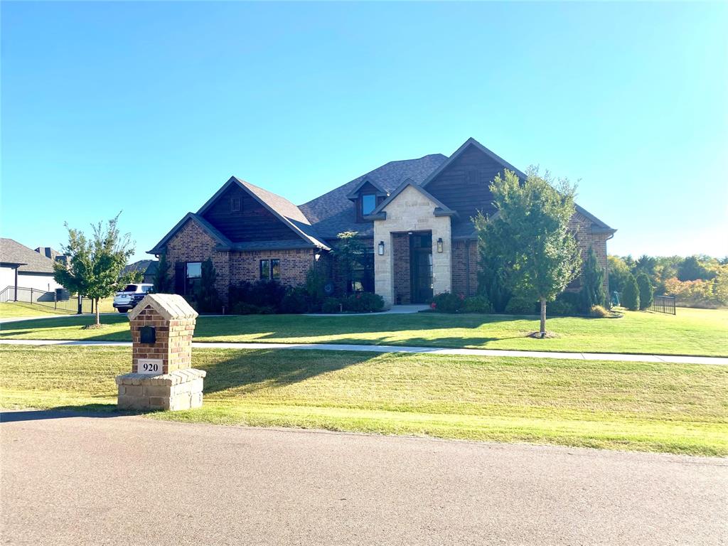 920 Villaverde Drive Property Photo 2