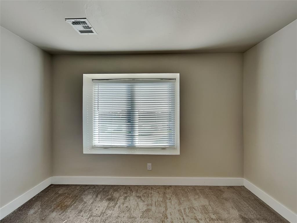 213 N Wright Street Property Photo 8