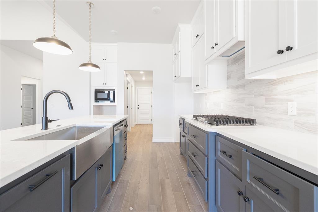 3001 Crossover Court Property Photo 4