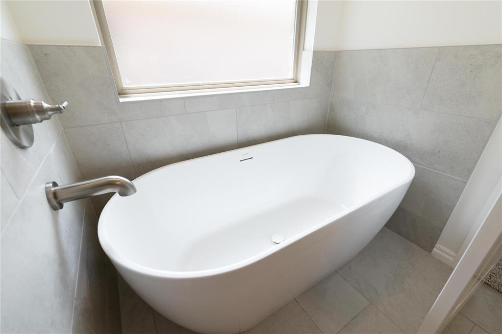 1813 Taines Turn Property Photo 11