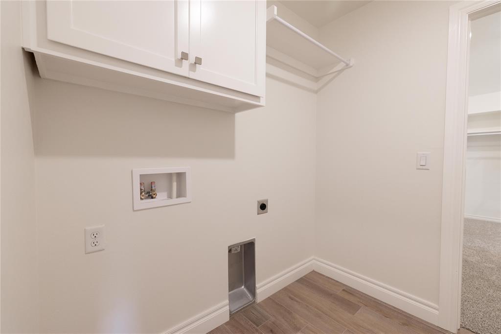 1813 Taines Turn Property Photo 20