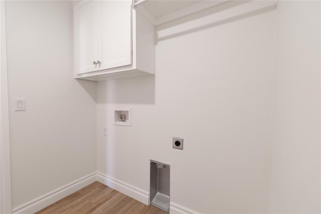 1813 Taines Turn Property Photo 23