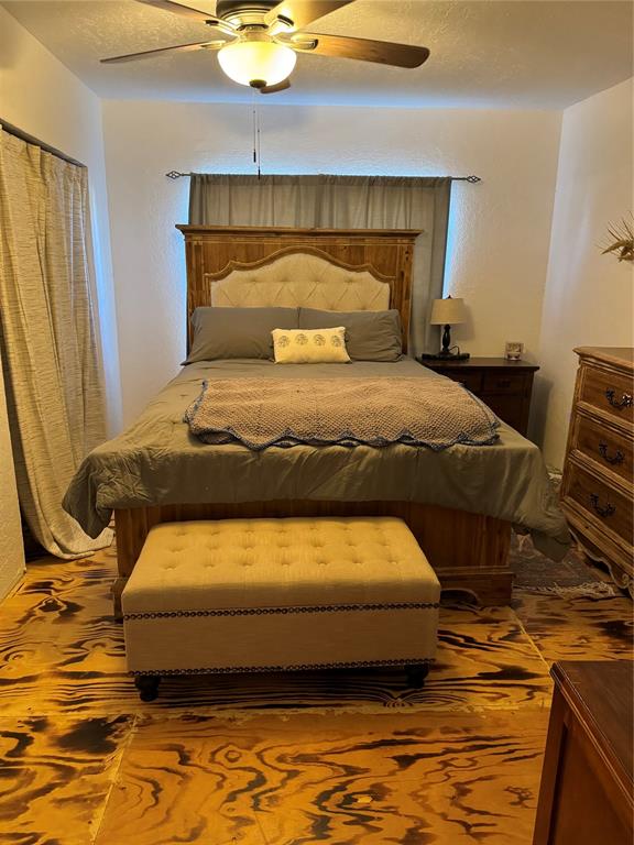 521 E Davis Avenue Property Photo 6