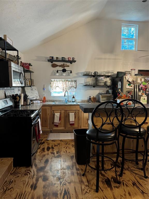 521 E Davis Avenue Property Photo 8