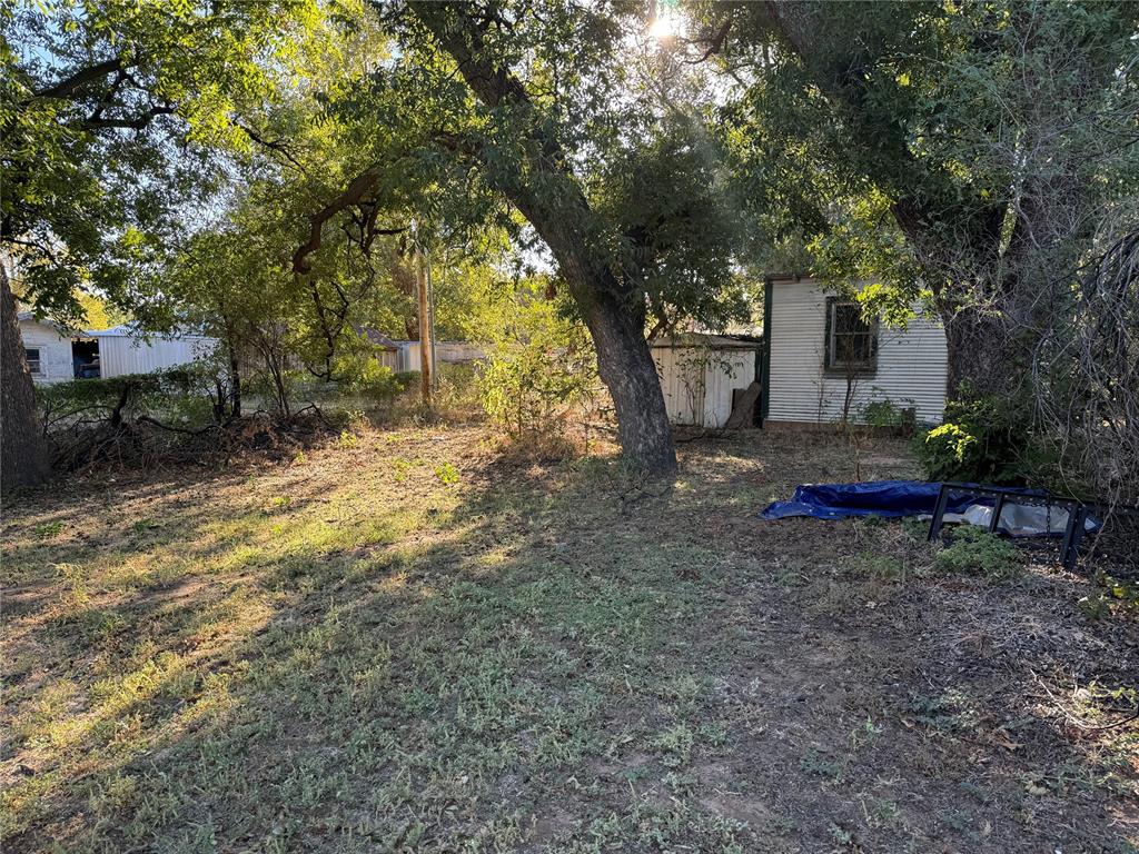 521 E Davis Avenue Property Photo 10