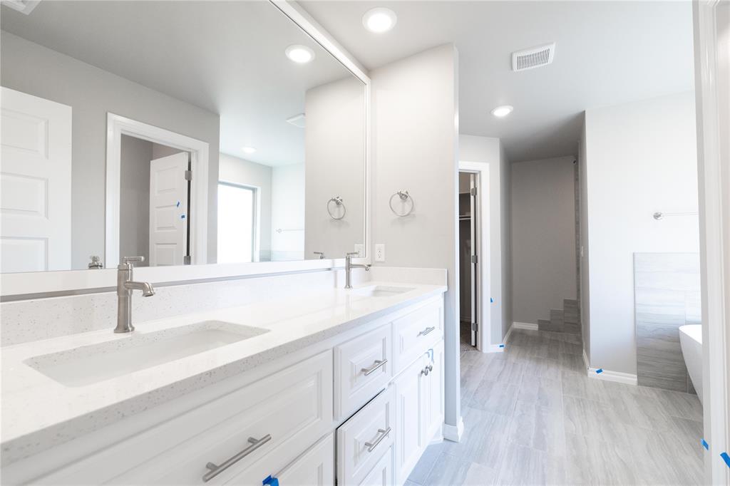 16025 Coneflower Drive Property Photo 11
