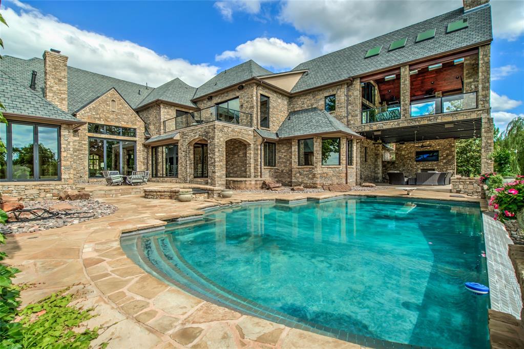 6401 Oak Tree Drive Property Photo