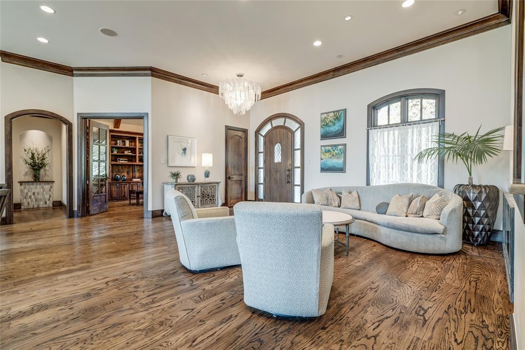 6401 Oak Tree Drive Property Photo 12