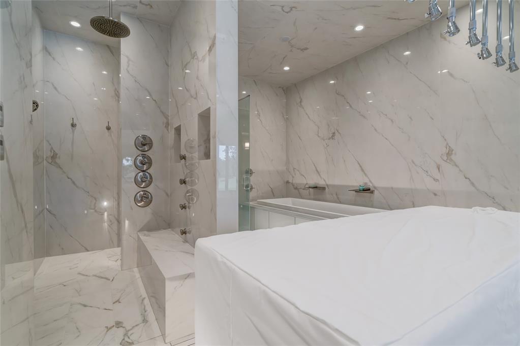 6401 Oak Tree Drive Property Photo 28