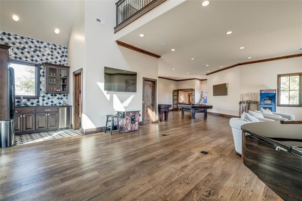 6401 Oak Tree Drive Property Photo 34