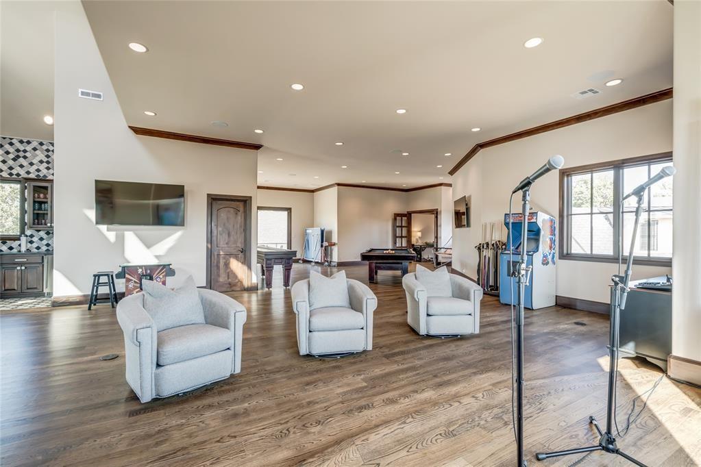 6401 Oak Tree Drive Property Photo 35