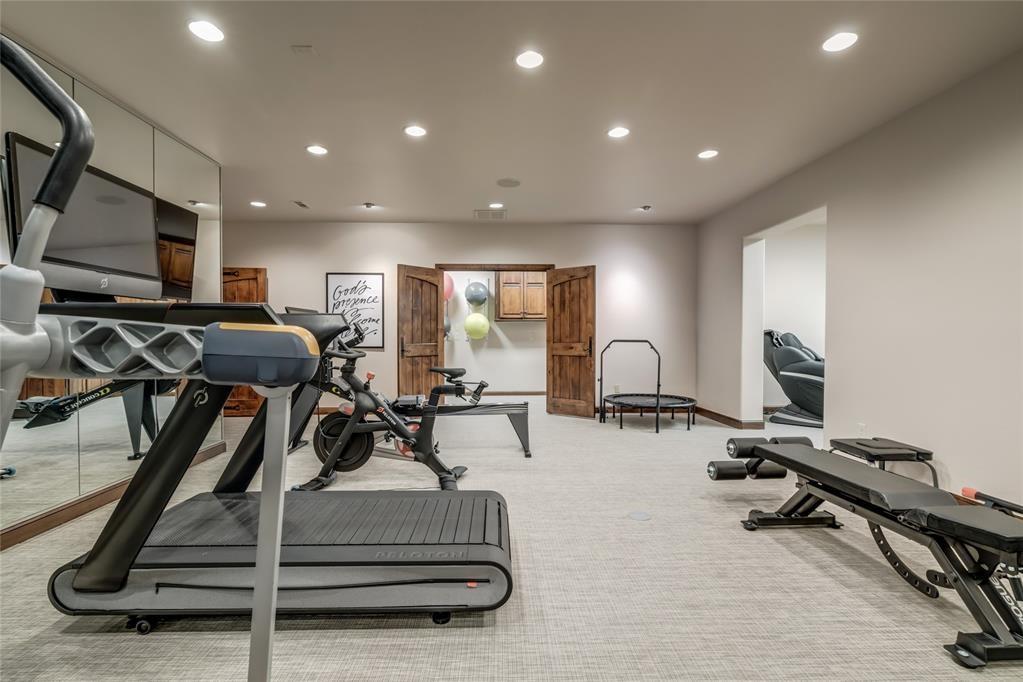 6401 Oak Tree Drive Property Photo 43