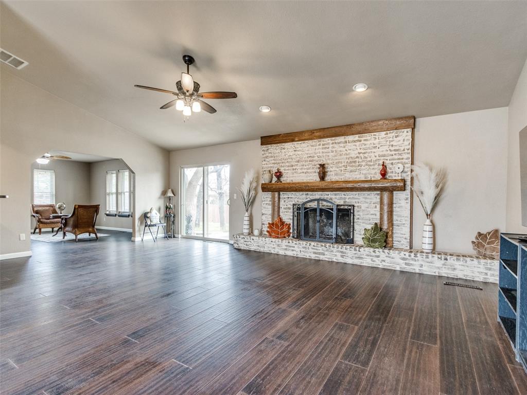 1010 Kingbird Lane Property Photo 8