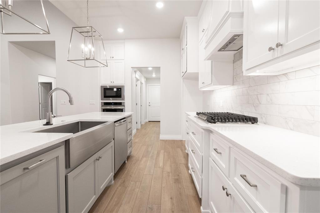 10421 SW 56th Street Property Photo 1