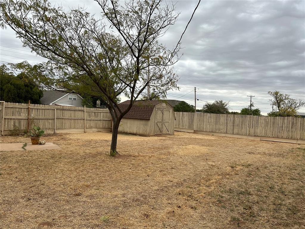1308 N Forrest Street Property Photo 23