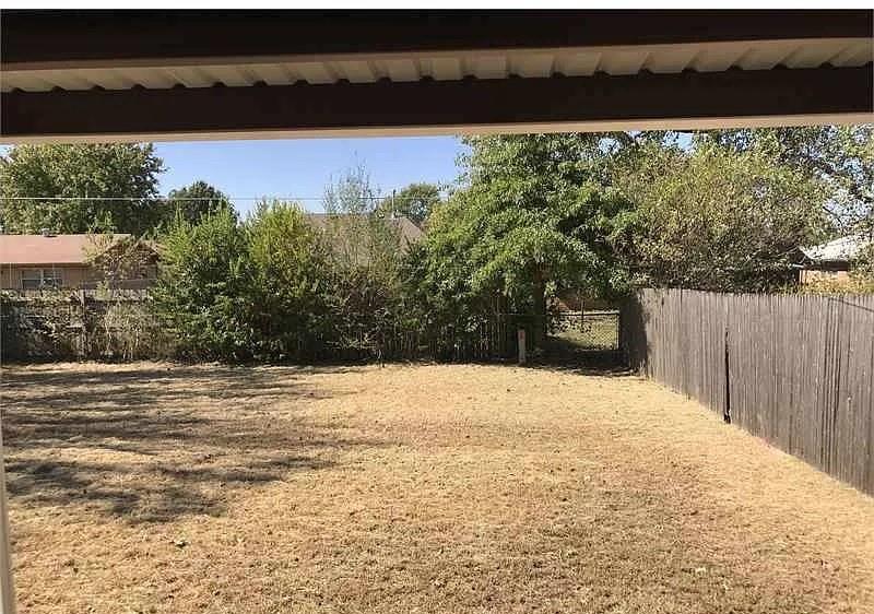 4501 Meadowpark Drive Property Photo 10