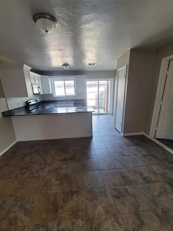 705 Nw 111th Street Property Photo 3
