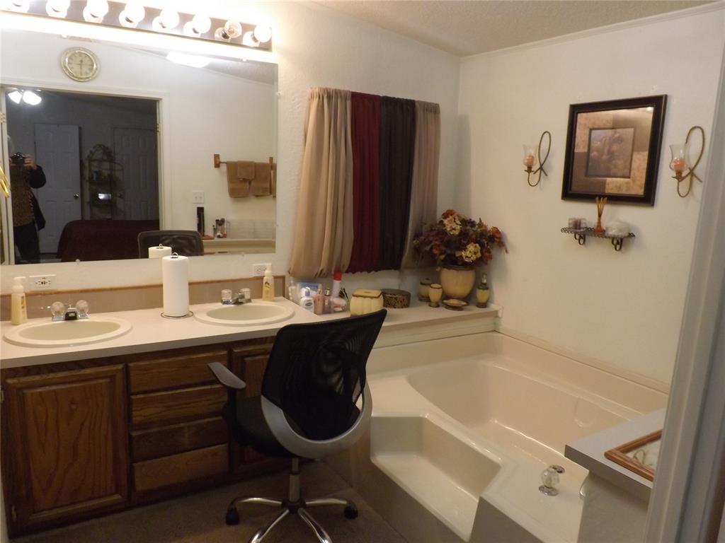 322 W Cafky Street Property Photo 14