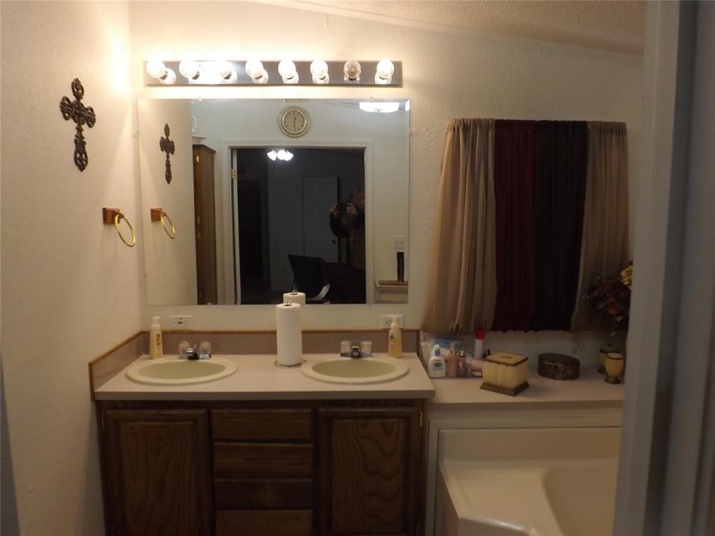 322 W Cafky Street Property Photo 16