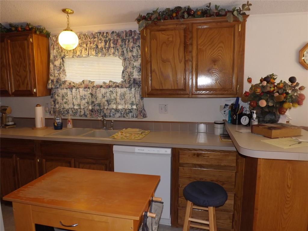 322 W Cafky Street Property Photo 28