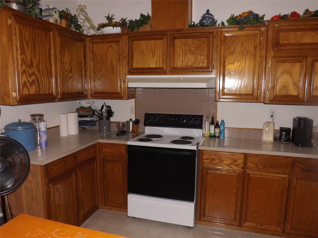 322 W Cafky Street Property Photo 29