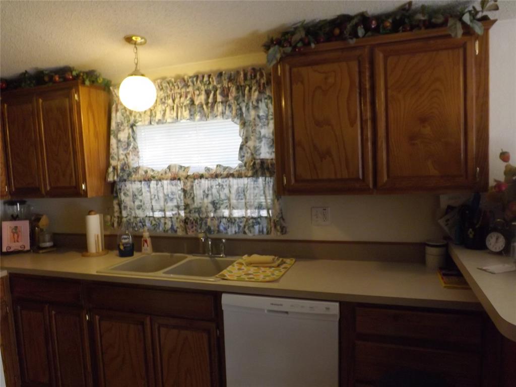 322 W Cafky Street Property Photo 32