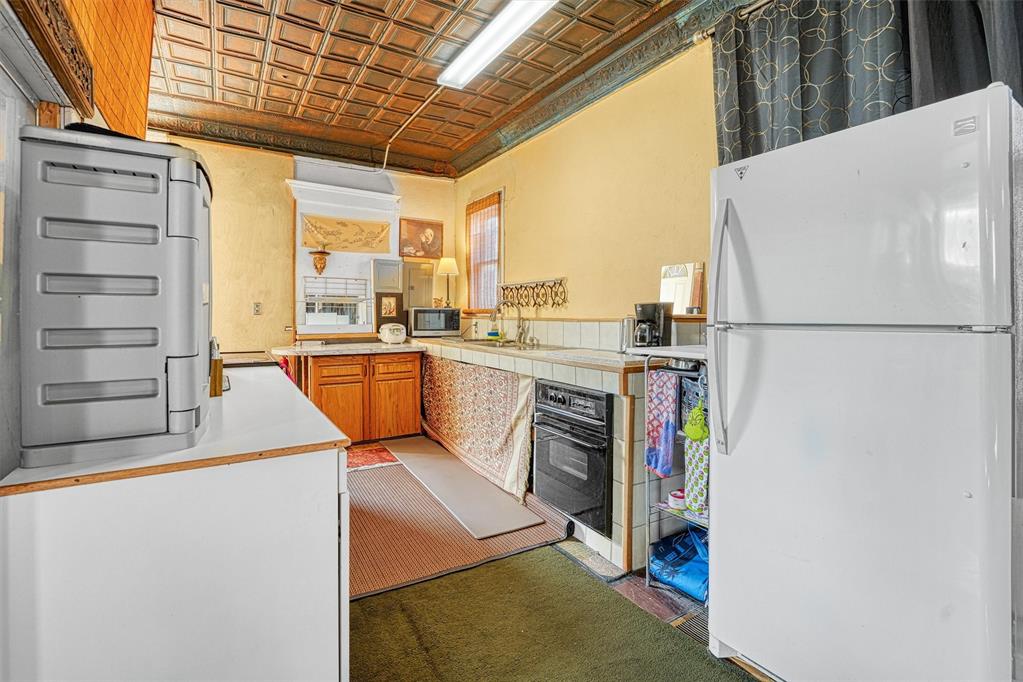 112 E Lincoln Street Property Photo 5