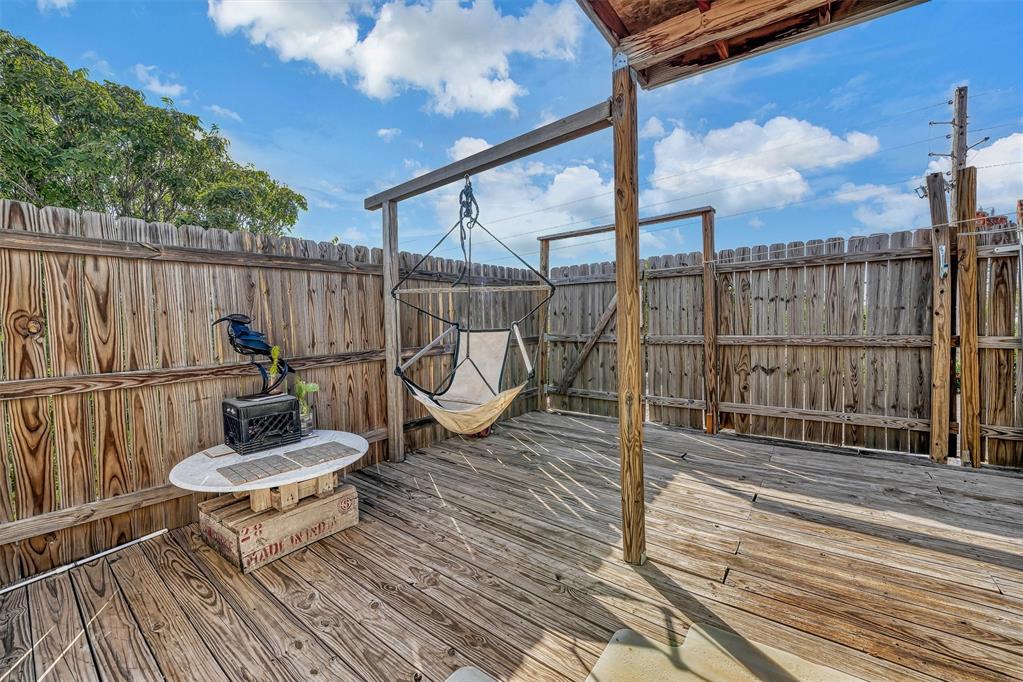 112 E Lincoln Street Property Photo 17