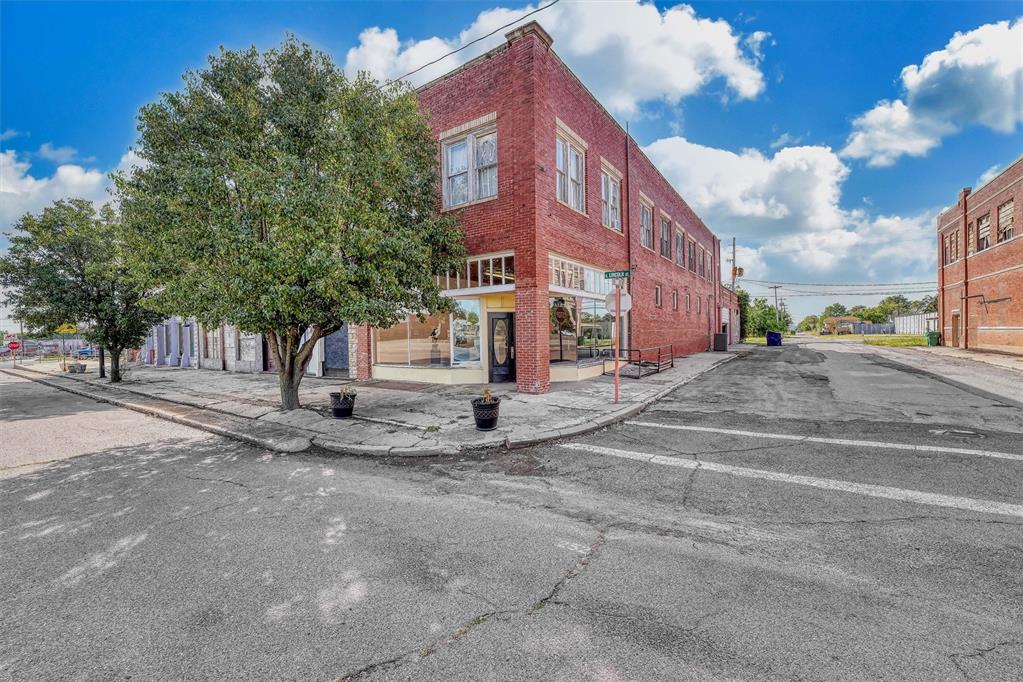 112 E Lincoln Street Property Photo 20