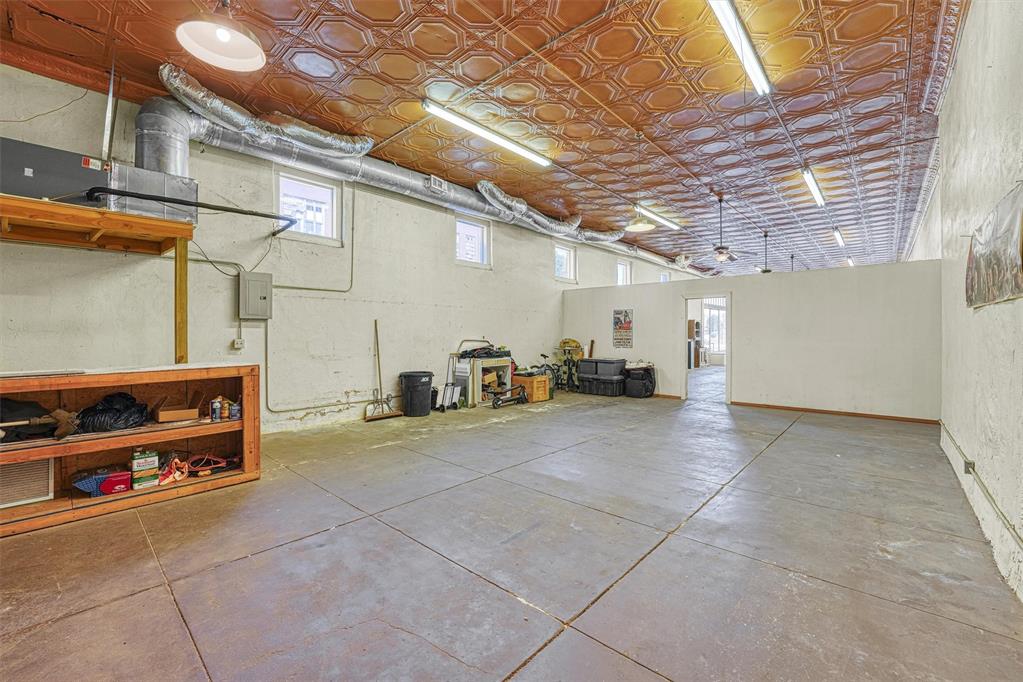 112 E Lincoln Street Property Photo 27
