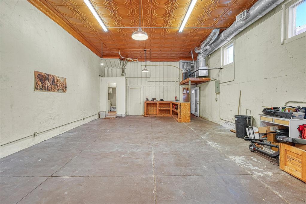 112 E Lincoln Street Property Photo 28