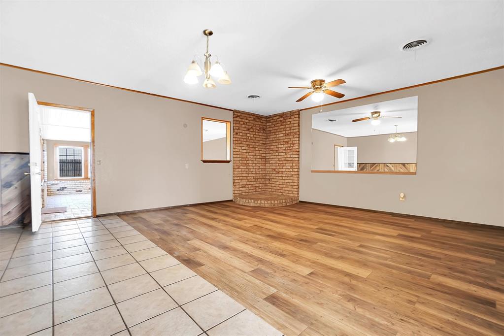 507 E 3rd Street Property Photo 7