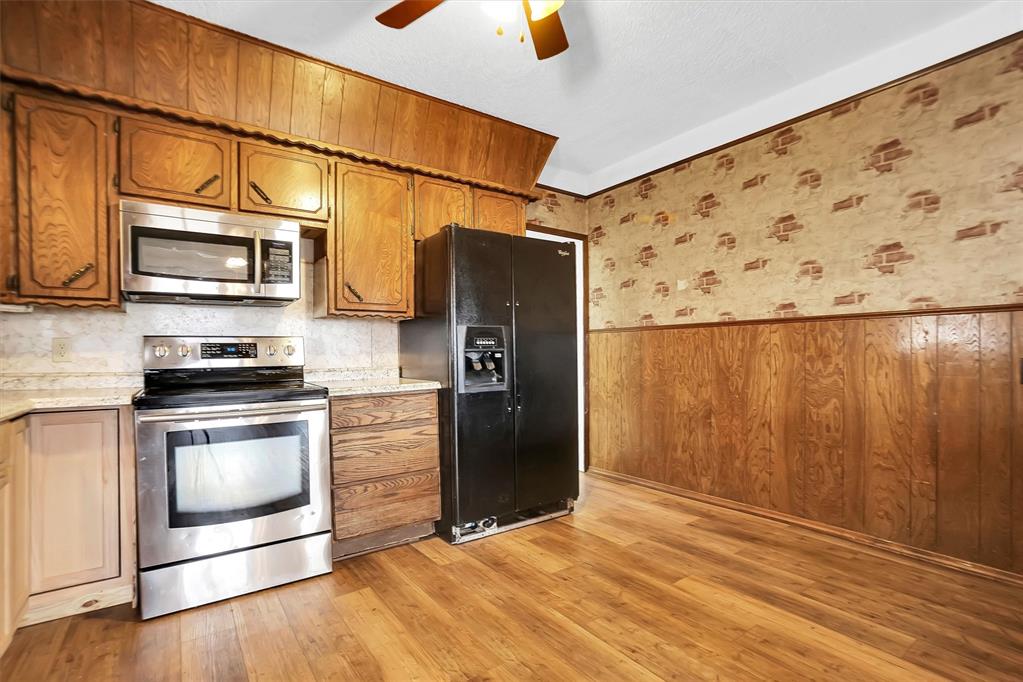 507 E 3rd Street Property Photo 12