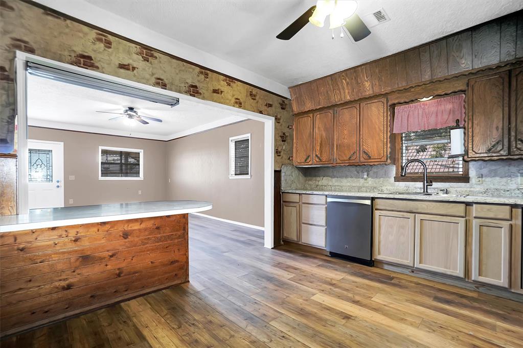 507 E 3rd Street Property Photo 13