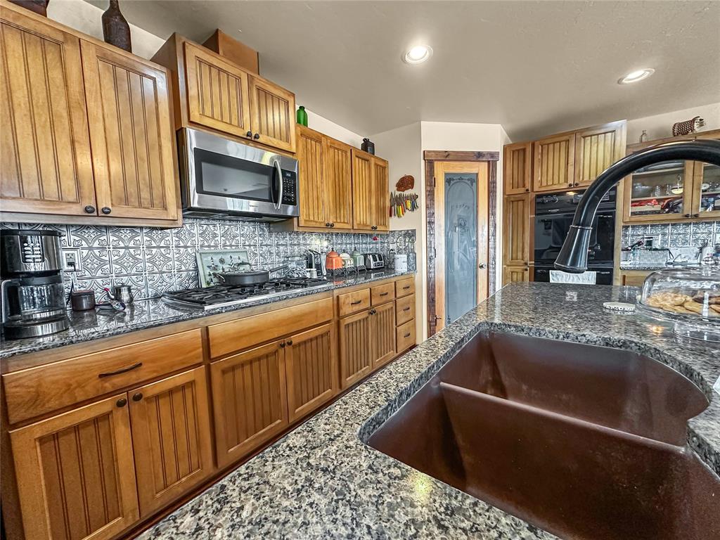 908 S Maple Road Property Photo 10