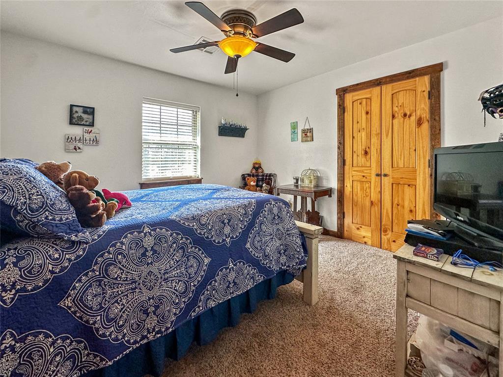 908 S Maple Road Property Photo 24