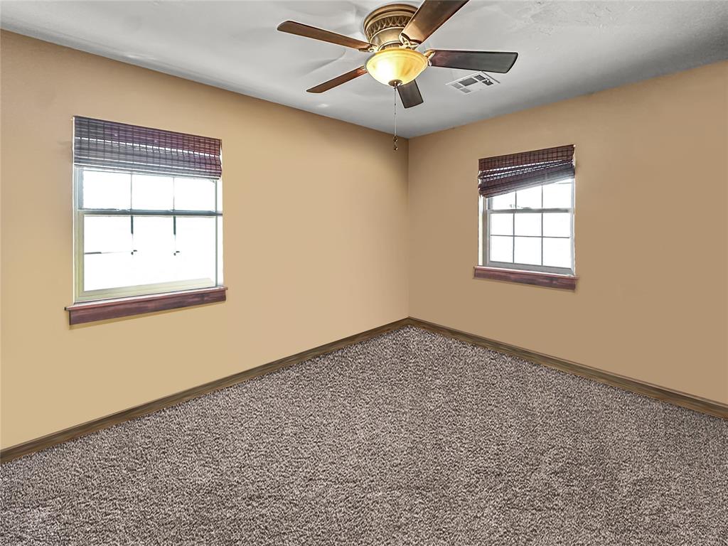 908 S Maple Road Property Photo 27