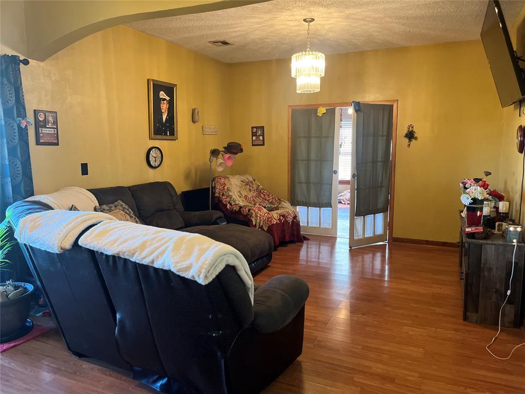 321 N Wachholtz Avenue Property Photo 9