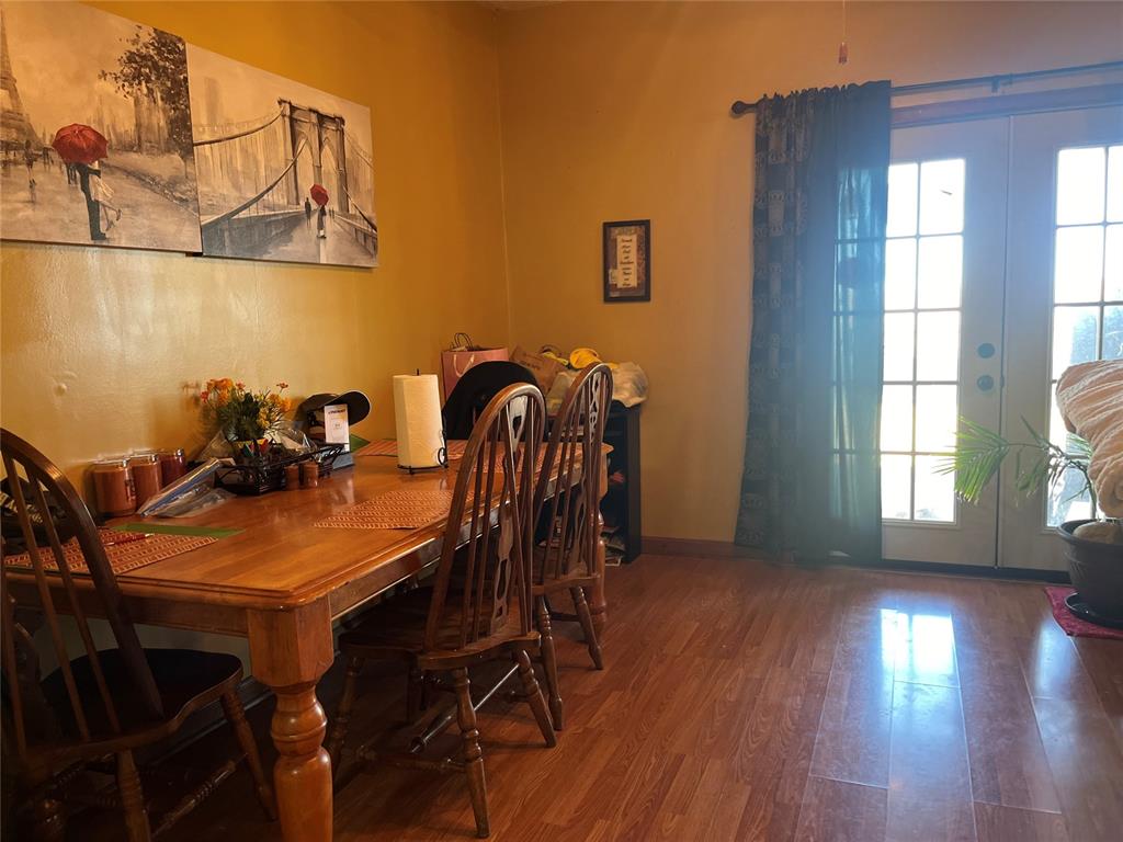 321 N Wachholtz Avenue Property Photo 10