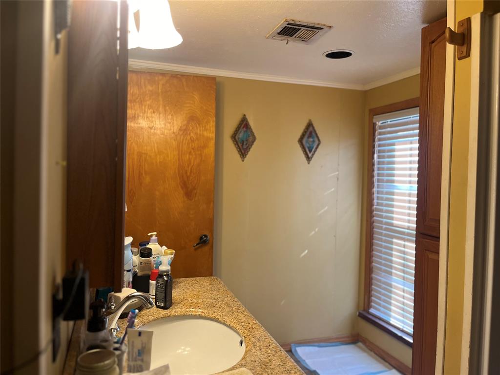 321 N Wachholtz Avenue Property Photo 14