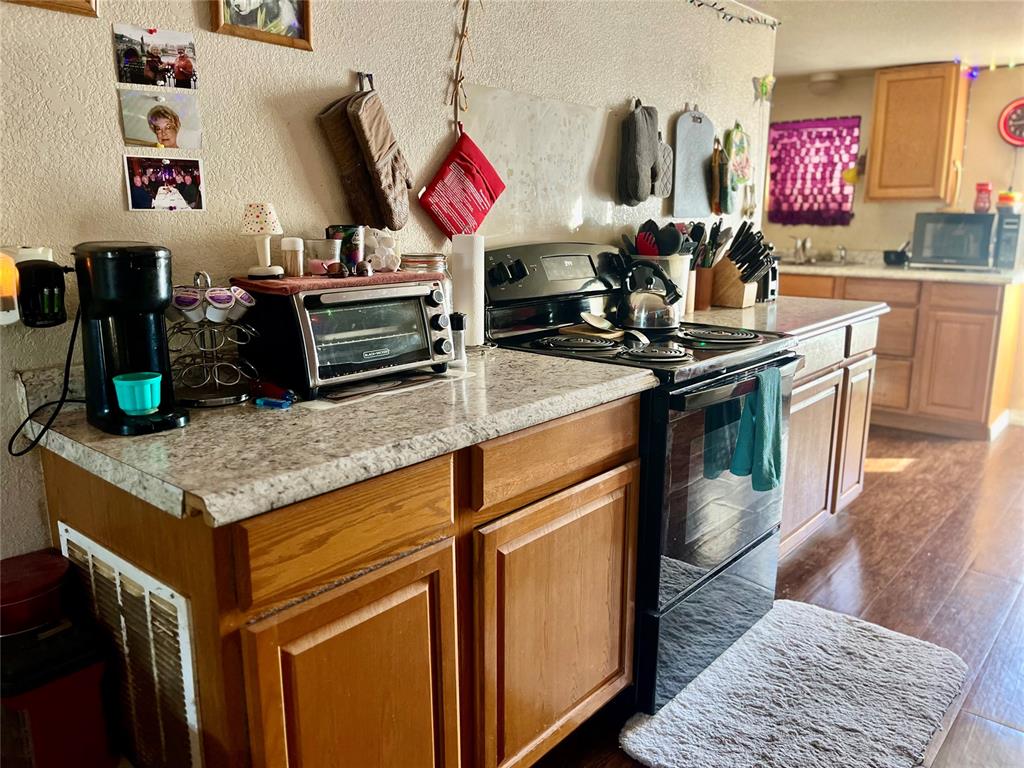 321 N Wachholtz Avenue Property Photo 18