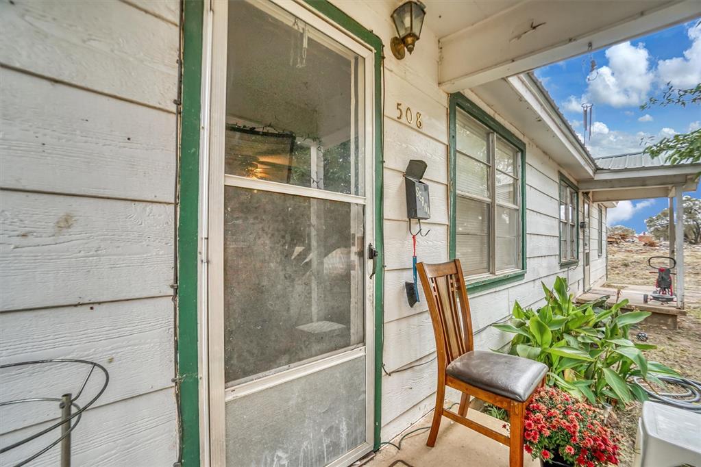 510 S Louis Tittle Avenue Property Photo 5