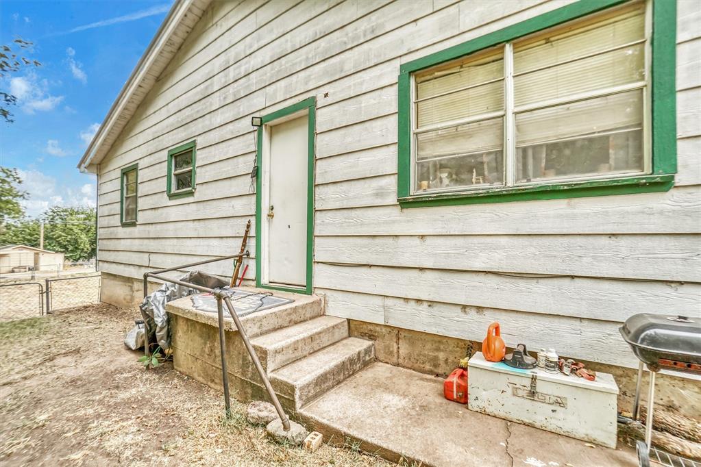 510 S Louis Tittle Avenue Property Photo 8
