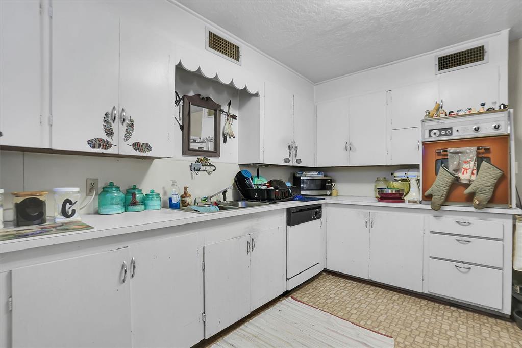 510 S Louis Tittle Avenue Property Photo 16