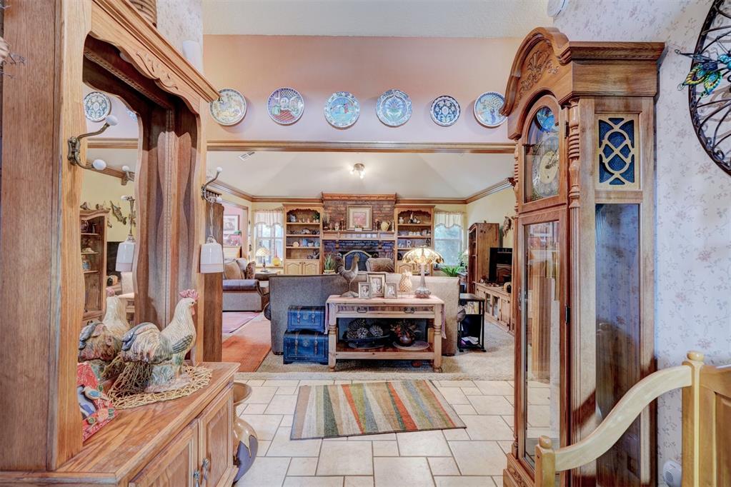 10113 Forest Lane Property Photo 6